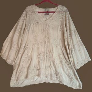 Johnny Was Landon Cream Tunic Medium EUC 100% Rayon